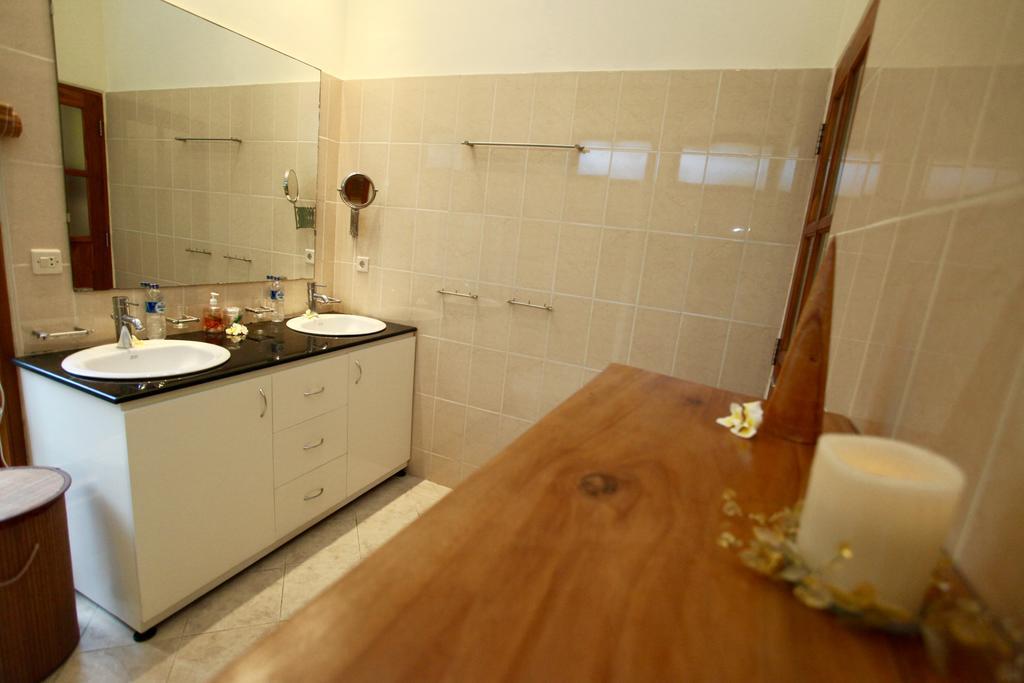 Villa Surgawi Ловина Экстерьер фото