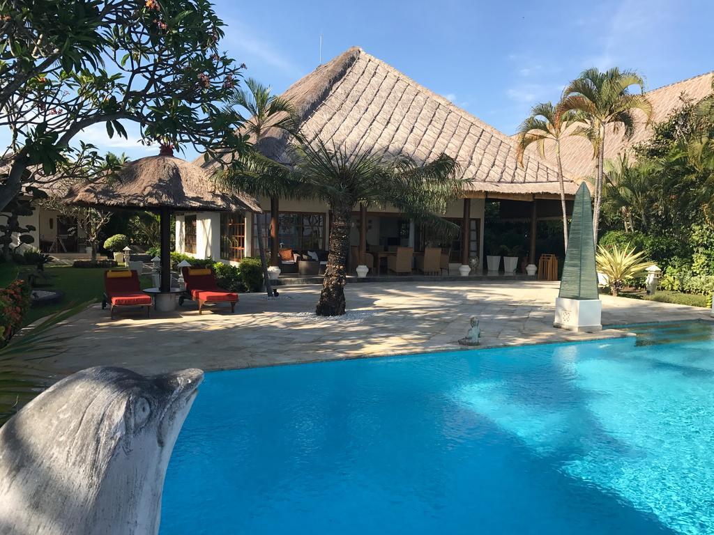 Villa Surgawi Ловина Экстерьер фото